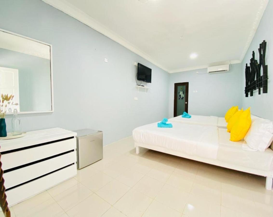 Fat Mermaid Guesthouse Pantai Cenang  Dış mekan fotoğraf